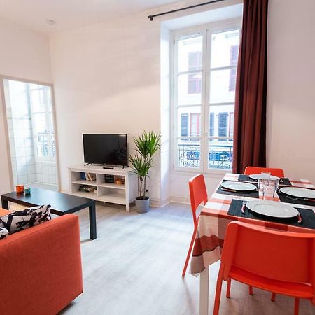 Appartement Coeur De Ville - Wifi - Lave-Seche Linge Pau Exterior photo